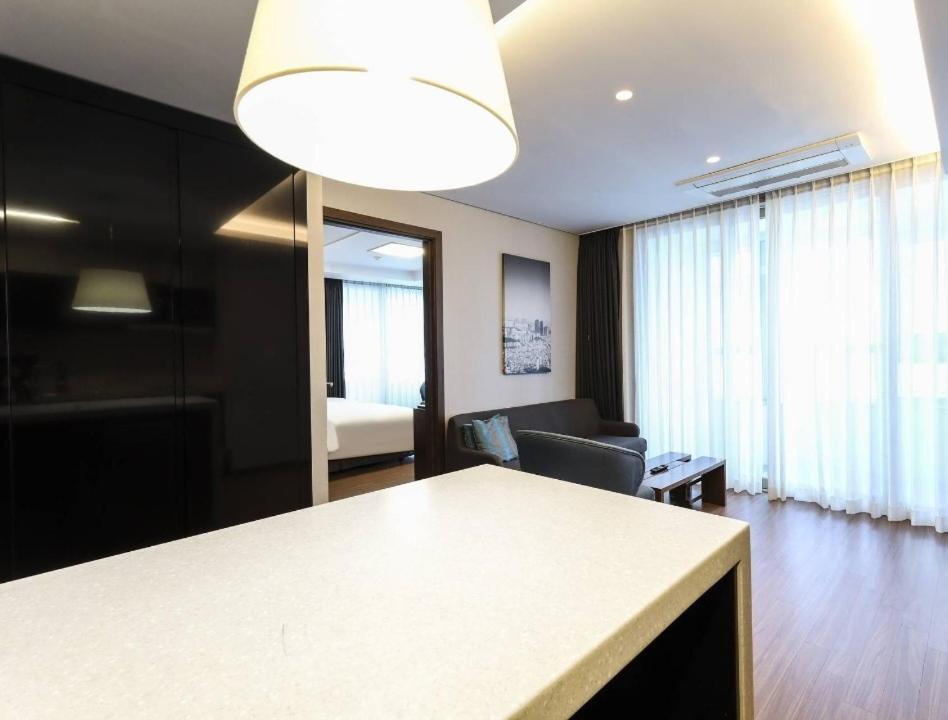 Haeundae Wide Ocean View & Residence Busan Exteriör bild